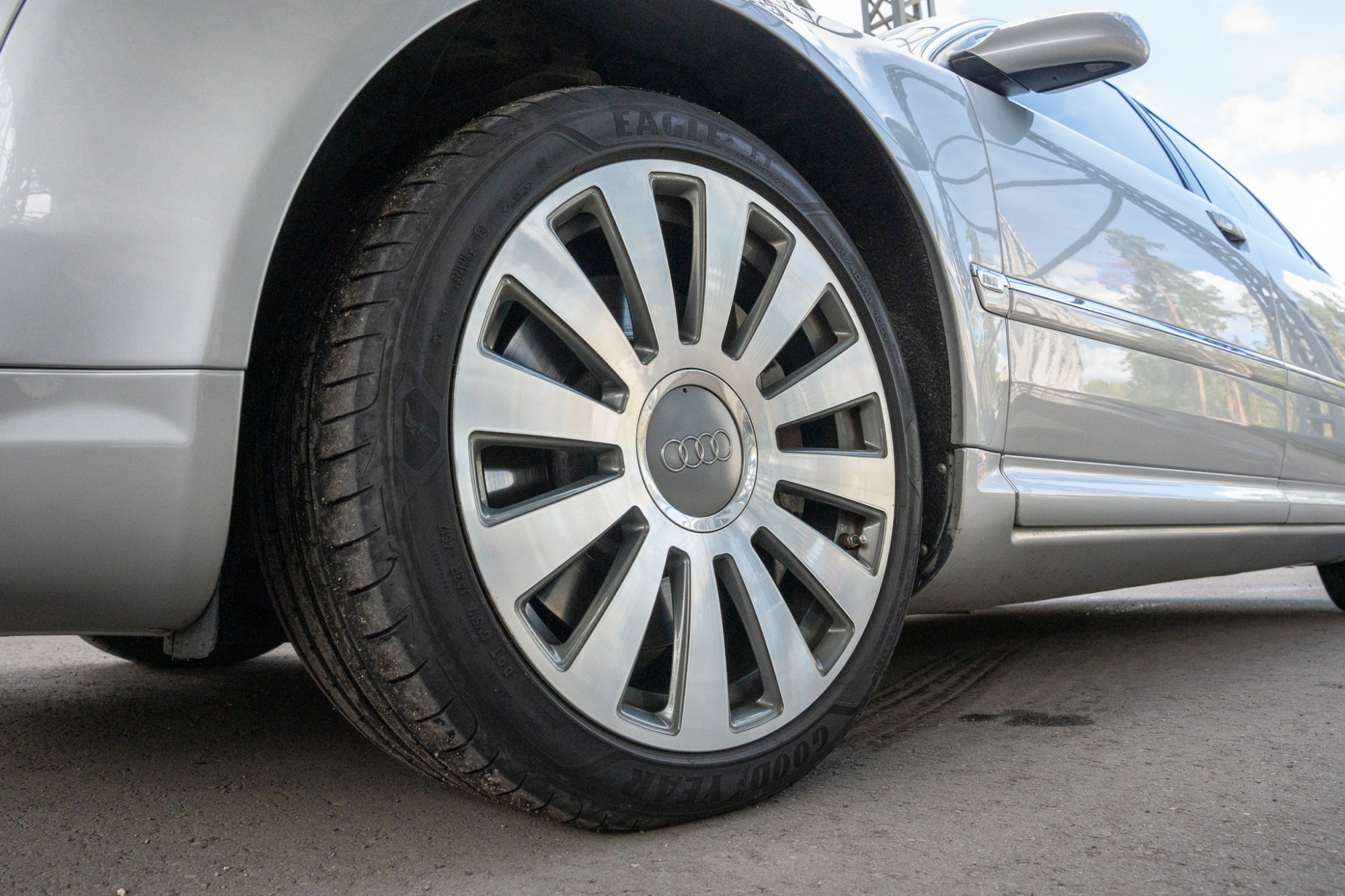 Druskininkų savivaldybės administracija elektroniniame viešame prekių aukcione parduoda lengvąjį automobilį Audi A8