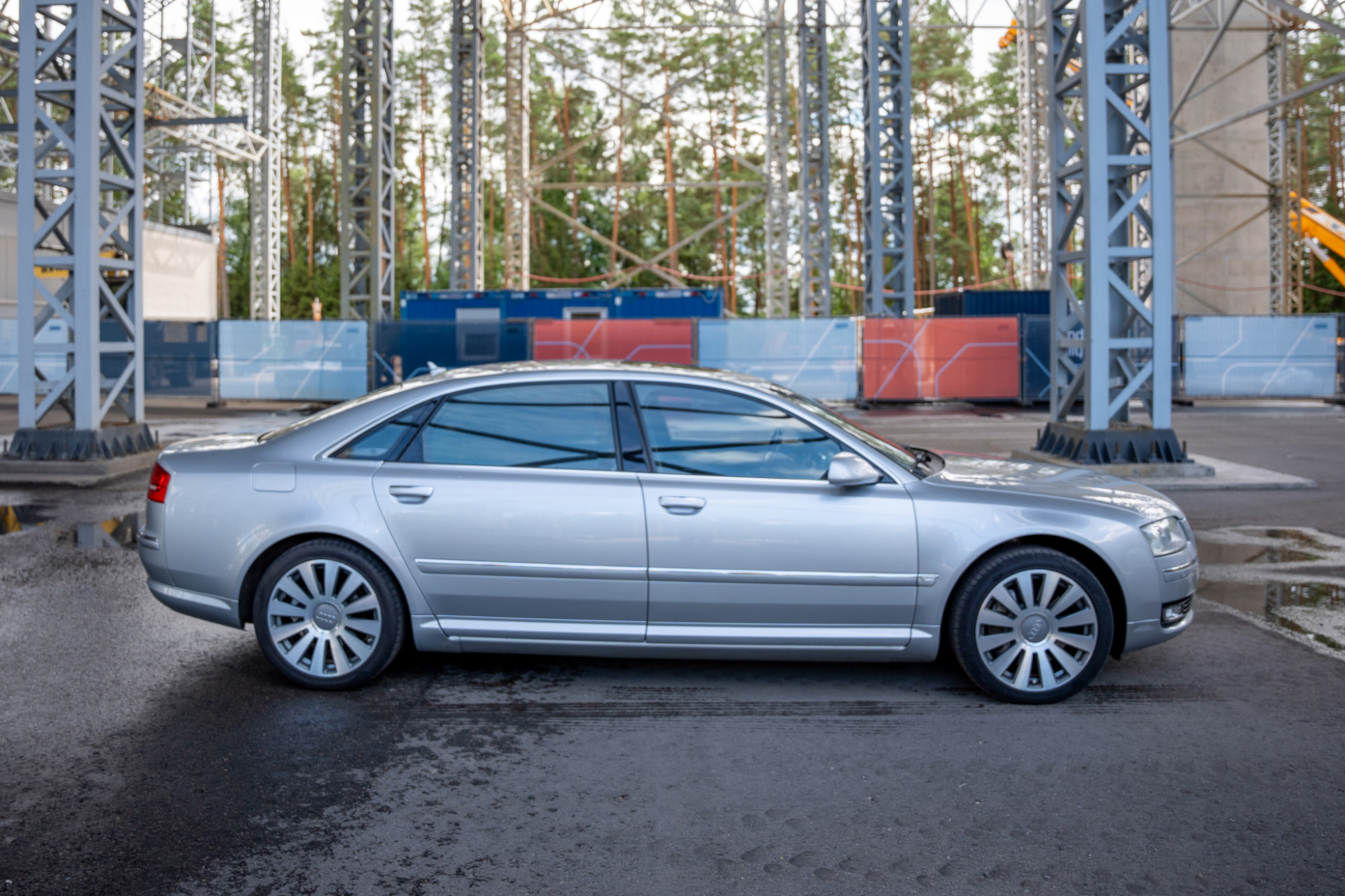 Druskininkų savivaldybės administracija elektroniniame viešame prekių aukcione parduoda lengvąjį automobilį Audi A8